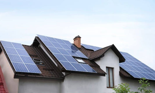 Så många svenska hem har installerat solceller - och hur mycket energi genereras!
